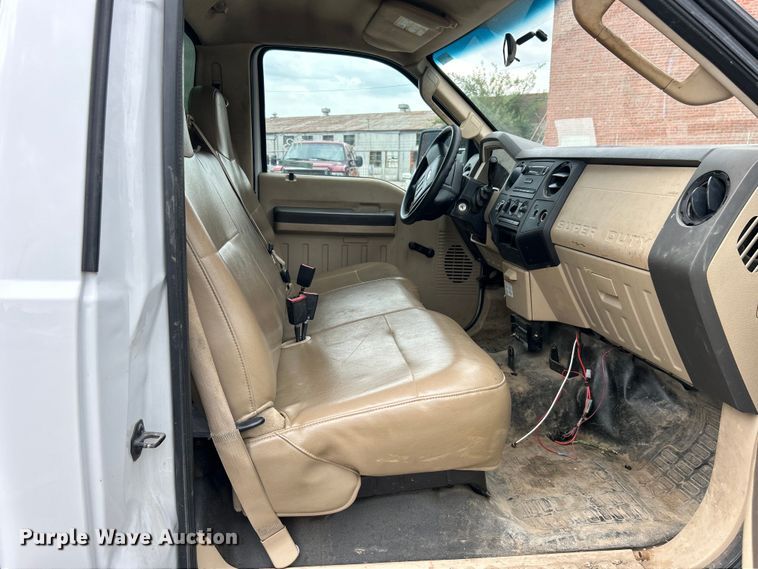 image for item EG0466 2010 Ford F250 Super Duty pickup truck