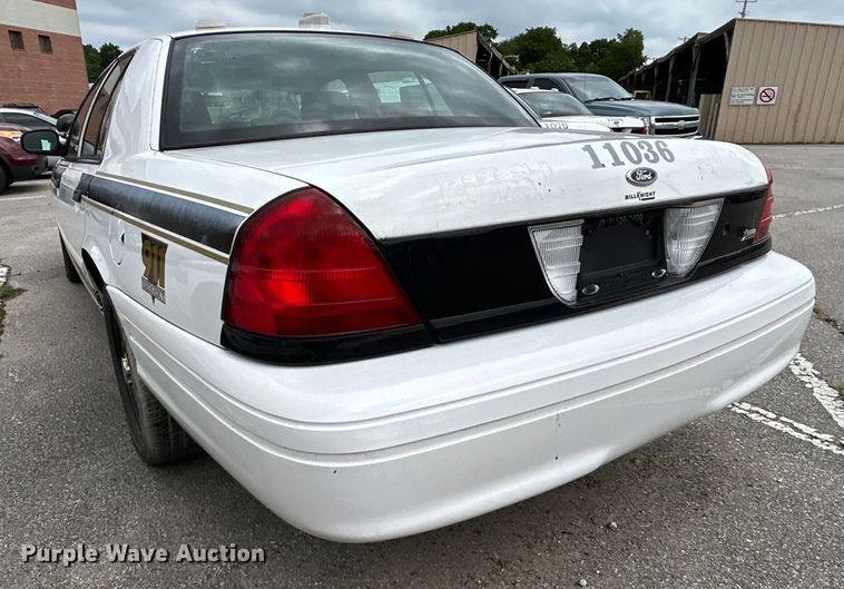 image for item EG0467 2011 Ford Crown Victoria Police Interceptor 
