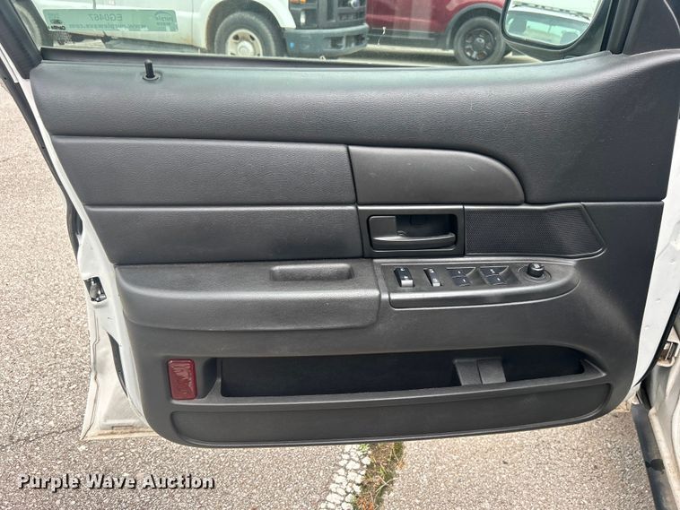 image for item EG0467 2011 Ford Crown Victoria Police Interceptor 