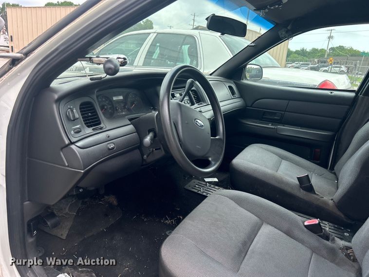 image for item EG0467 2011 Ford Crown Victoria Police Interceptor 