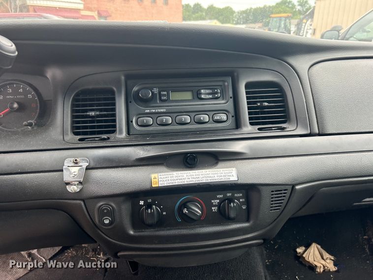 image for item EG0467 2011 Ford Crown Victoria Police Interceptor 