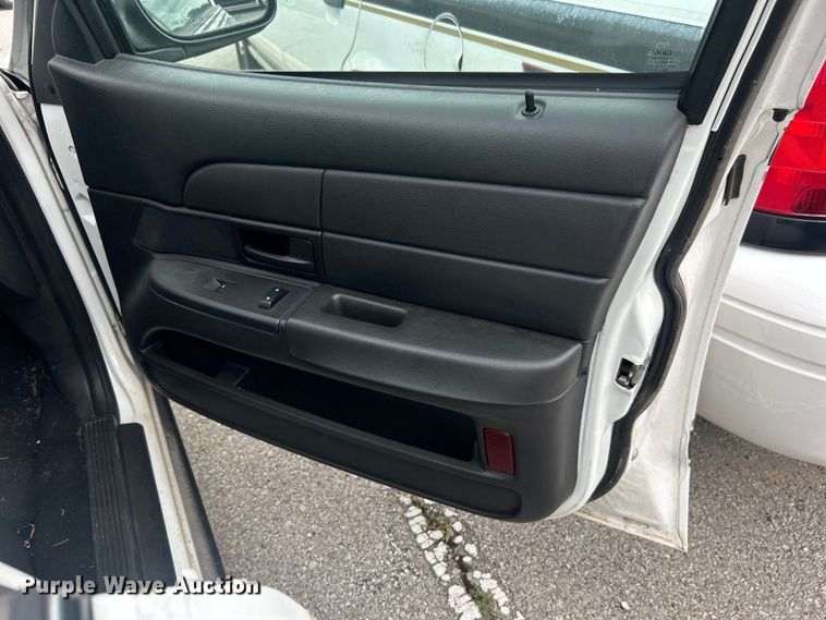 image for item EG0467 2011 Ford Crown Victoria Police Interceptor 