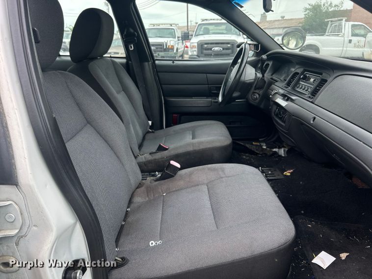 image for item EG0467 2011 Ford Crown Victoria Police Interceptor 