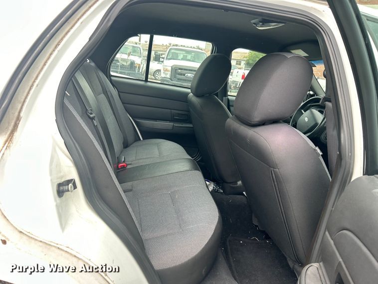 image for item EG0467 2011 Ford Crown Victoria Police Interceptor 