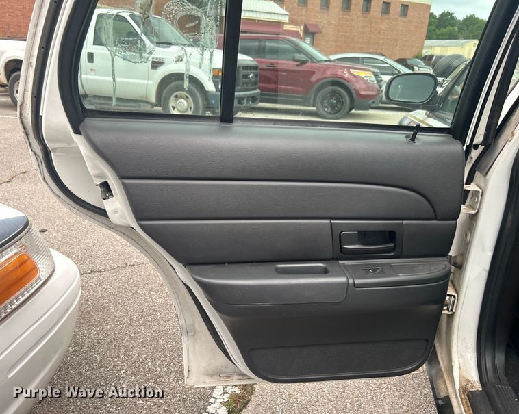 image for item EG0467 2011 Ford Crown Victoria Police Interceptor 