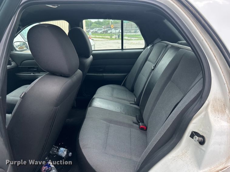 image for item EG0467 2011 Ford Crown Victoria Police Interceptor 