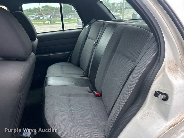 image for item EG0467 2011 Ford Crown Victoria Police Interceptor 