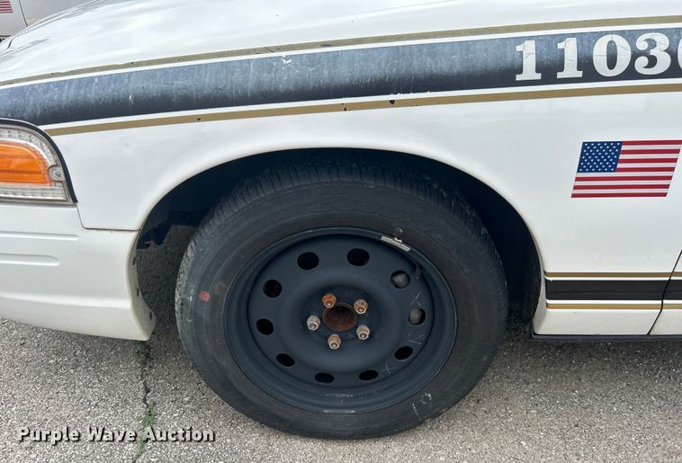 image for item EG0467 2011 Ford Crown Victoria Police Interceptor 