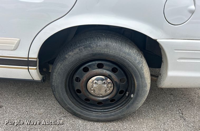 image for item EG0467 2011 Ford Crown Victoria Police Interceptor 