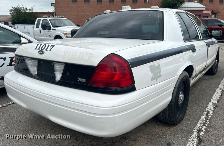 image for item EG0468 2011 Ford Crown Victoria Police Interceptor 