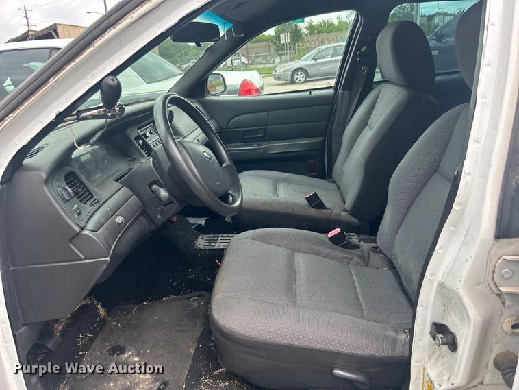 image for item EG0468 2011 Ford Crown Victoria Police Interceptor 