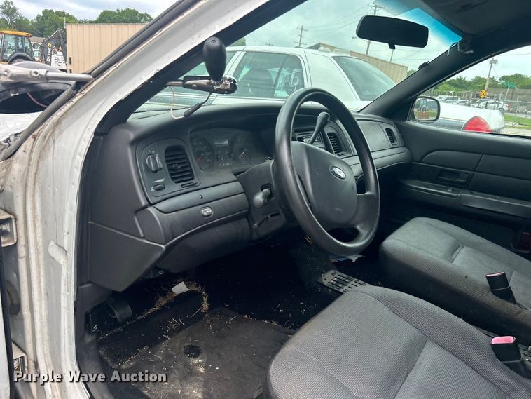 image for item EG0468 2011 Ford Crown Victoria Police Interceptor 