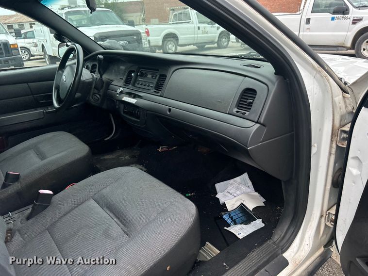 image for item EG0468 2011 Ford Crown Victoria Police Interceptor 