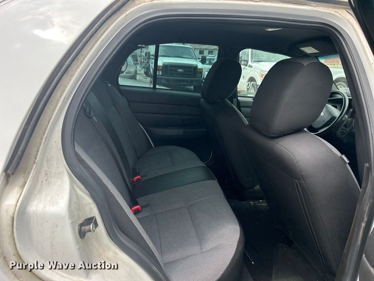 image for item EG0468 2011 Ford Crown Victoria Police Interceptor 