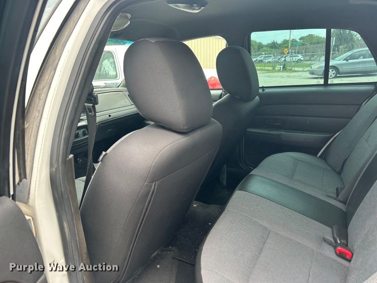 image for item EG0468 2011 Ford Crown Victoria Police Interceptor 