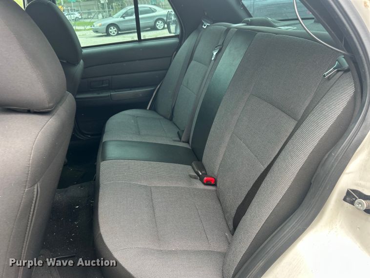 image for item EG0468 2011 Ford Crown Victoria Police Interceptor 