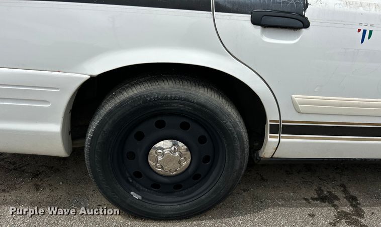 image for item EG0468 2011 Ford Crown Victoria Police Interceptor 