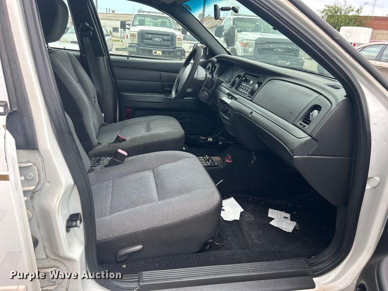 image for item EG0469 2011 Ford Crown Victoria Poilce Interceptor 