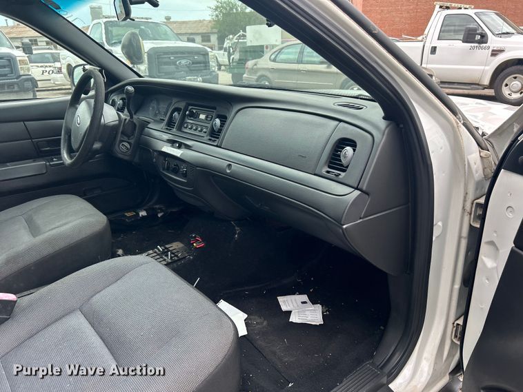 image for item EG0469 2011 Ford Crown Victoria Poilce Interceptor 