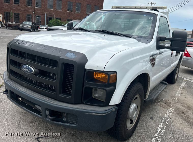 image for item EG0470 2010 Ford F250 Super Duty pickup truck