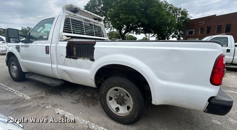 image for item EG0470 2010 Ford F250 Super Duty pickup truck