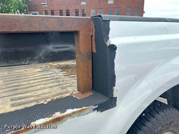 image for item EG0470 2010 Ford F250 Super Duty pickup truck