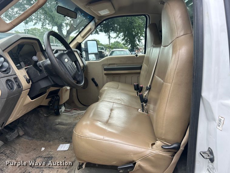 image for item EG0470 2010 Ford F250 Super Duty pickup truck