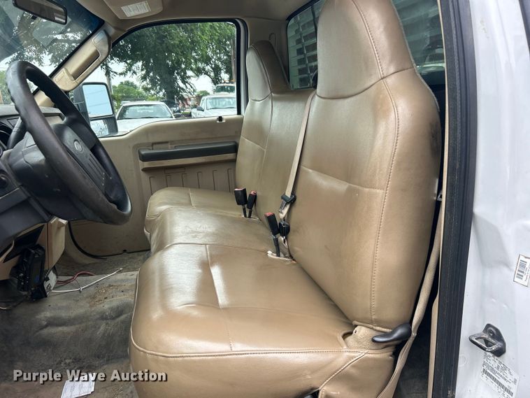 image for item EG0470 2010 Ford F250 Super Duty pickup truck