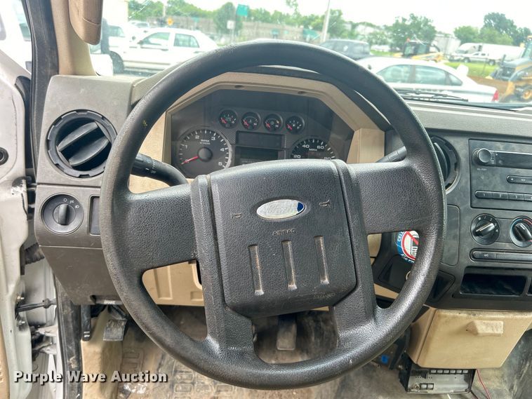 image for item EG0470 2010 Ford F250 Super Duty pickup truck