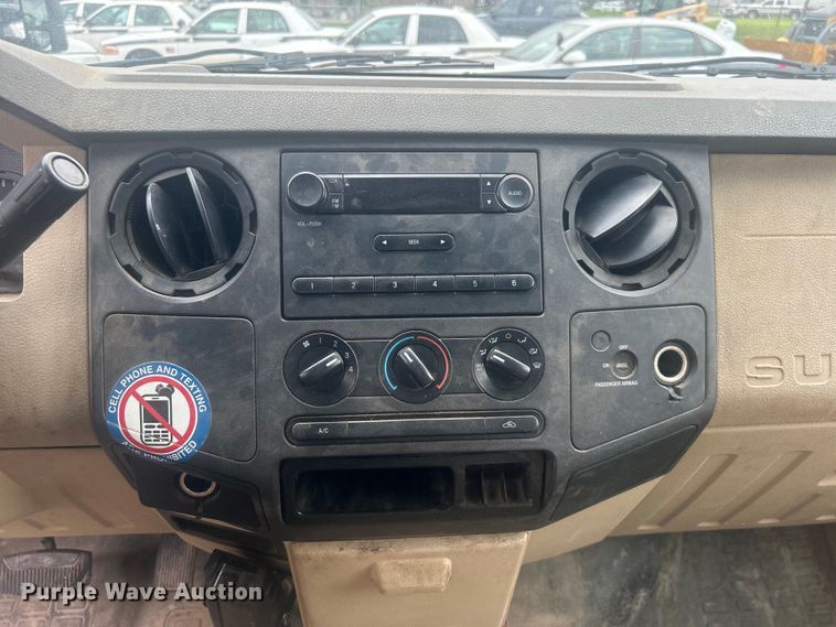 image for item EG0470 2010 Ford F250 Super Duty pickup truck