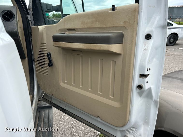 image for item EG0470 2010 Ford F250 Super Duty pickup truck