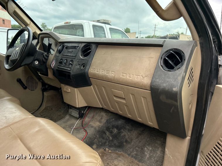 image for item EG0470 2010 Ford F250 Super Duty pickup truck