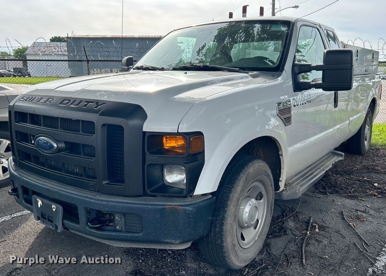 image for item EG0472 2010 Ford F250 Super Duty SuperCab pickup truck