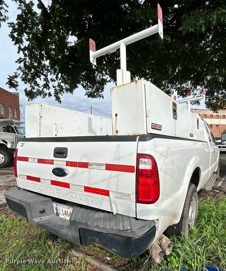 image for item EG0472 2010 Ford F250 Super Duty SuperCab pickup truck