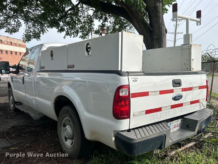 image for item EG0472 2010 Ford F250 Super Duty SuperCab pickup truck