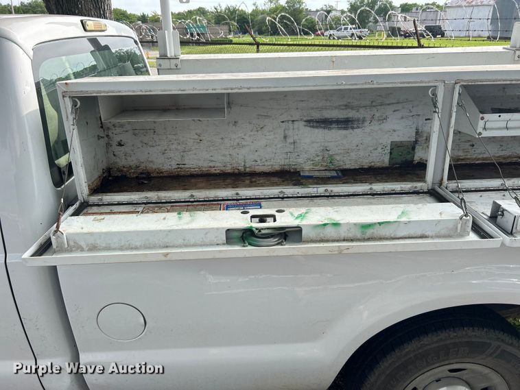 image for item EG0472 2010 Ford F250 Super Duty SuperCab pickup truck