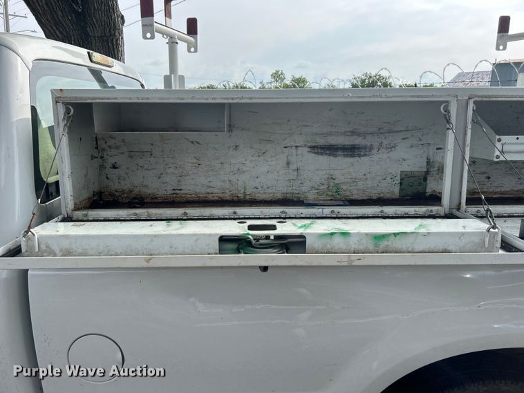 image for item EG0472 2010 Ford F250 Super Duty SuperCab pickup truck