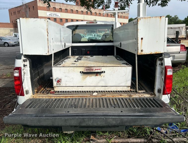 image for item EG0472 2010 Ford F250 Super Duty SuperCab pickup truck