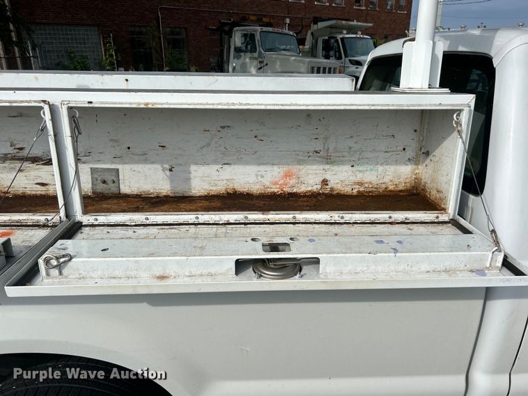 image for item EG0472 2010 Ford F250 Super Duty SuperCab pickup truck