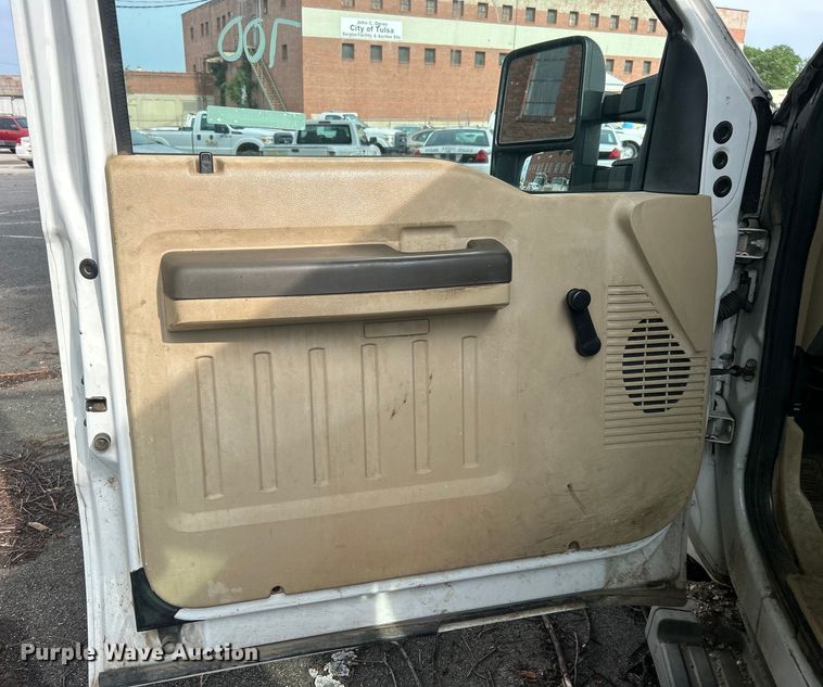 image for item EG0472 2010 Ford F250 Super Duty SuperCab pickup truck