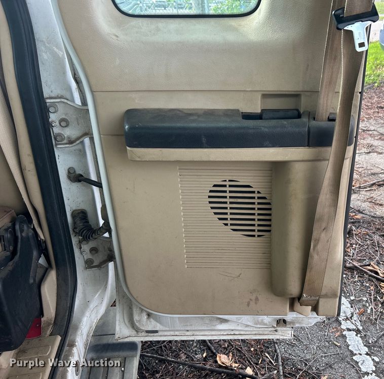 image for item EG0472 2010 Ford F250 Super Duty SuperCab pickup truck