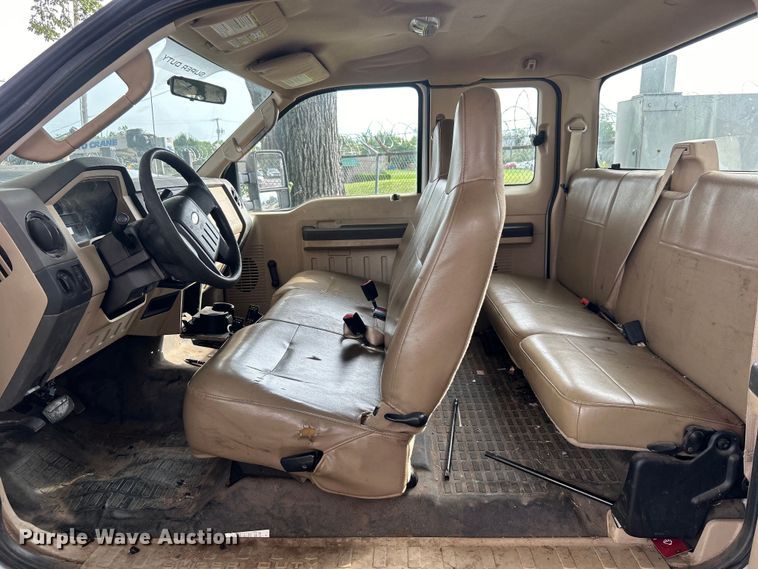 image for item EG0472 2010 Ford F250 Super Duty SuperCab pickup truck