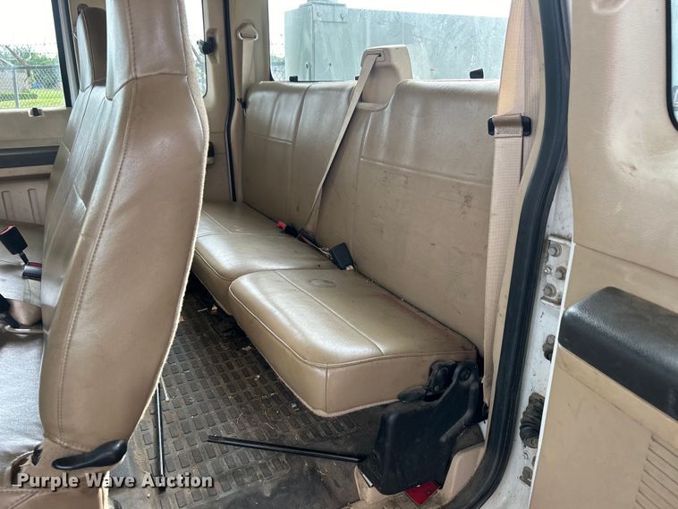 image for item EG0472 2010 Ford F250 Super Duty SuperCab pickup truck