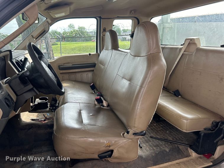 image for item EG0472 2010 Ford F250 Super Duty SuperCab pickup truck