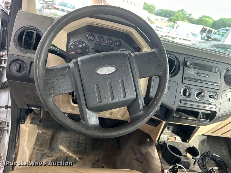 image for item EG0472 2010 Ford F250 Super Duty SuperCab pickup truck