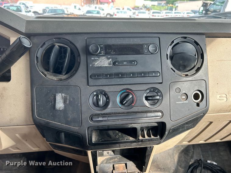 image for item EG0472 2010 Ford F250 Super Duty SuperCab pickup truck