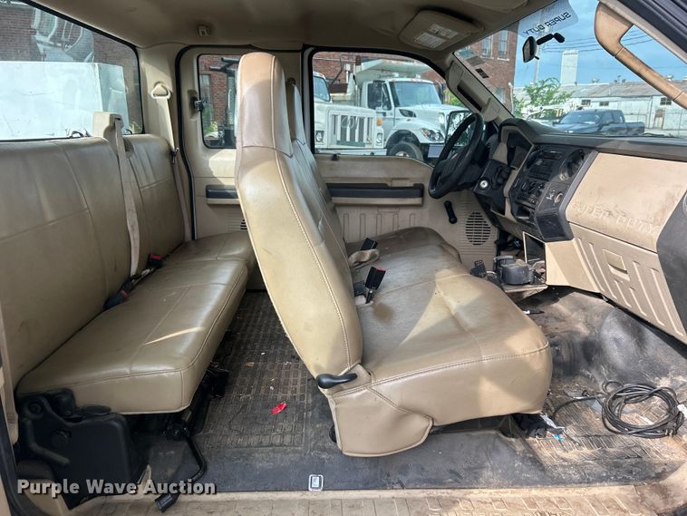 image for item EG0472 2010 Ford F250 Super Duty SuperCab pickup truck