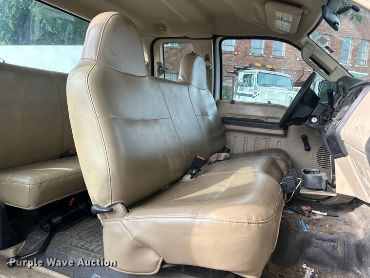 image for item EG0472 2010 Ford F250 Super Duty SuperCab pickup truck