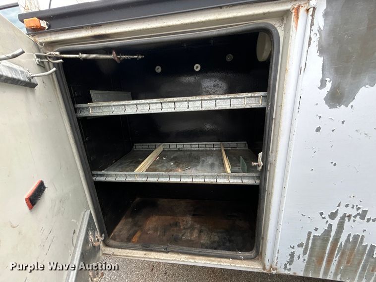 image for item EG0474 2000 Ford F450 Super Duty utility / service truck