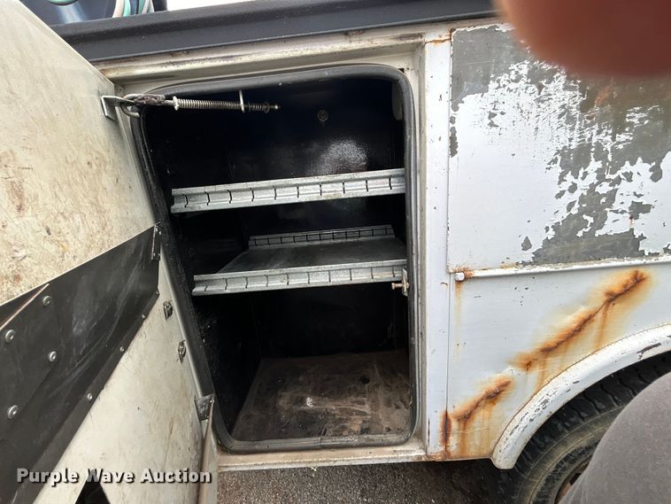 image for item EG0474 2000 Ford F450 Super Duty utility / service truck